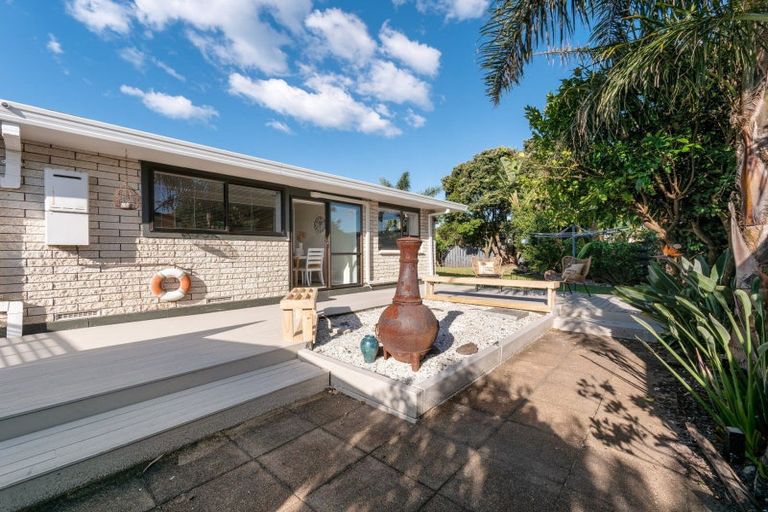 Photo of property in 2/28 Seaspray Drive, Mount Maunganui, 3116