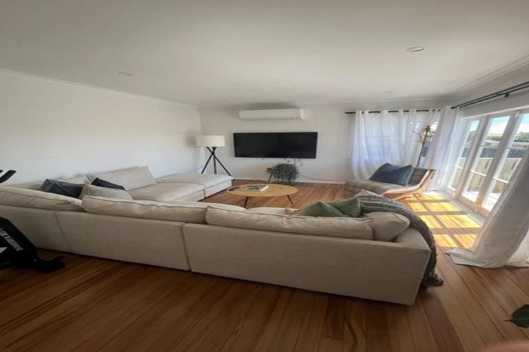 Photo of property in 3a Paton Avenue, Te Atatu South, Auckland, 0610