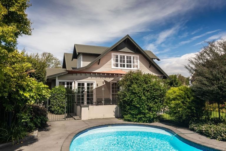 Photo of property in 29 Leinster Road, Merivale, Christchurch, 8014