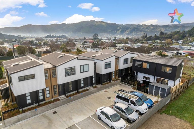 Photo of property in 7/11 Lees Grove, Wainuiomata, Lower Hutt, 5014