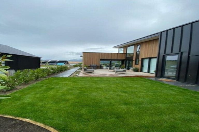 Photo of property in 14 Robrosa Street, Wanaka, 9305