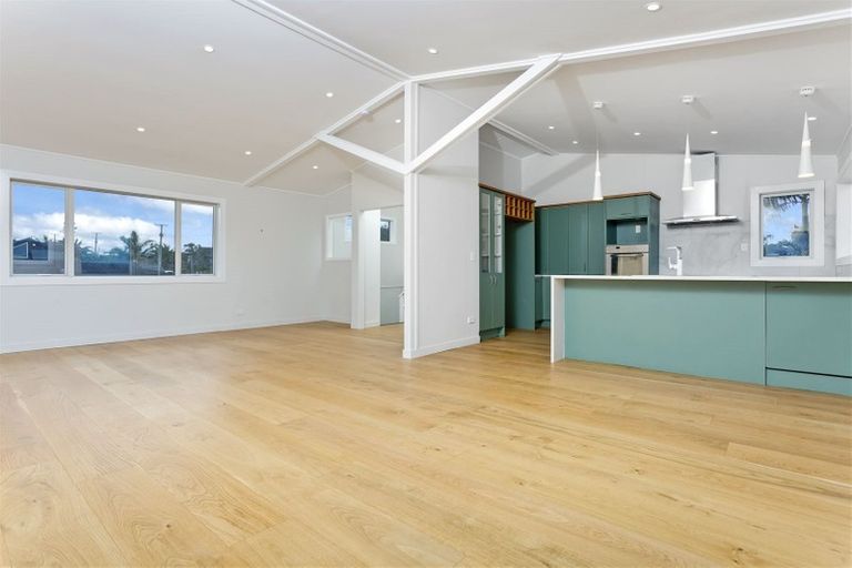 Photo of property in 1/30 Gulf View Road, Murrays Bay, Auckland, 0630