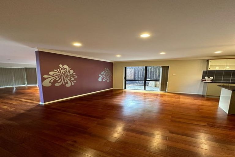 Photo of property in 38 Leafield Crescent, Henderson, Auckland, 0612