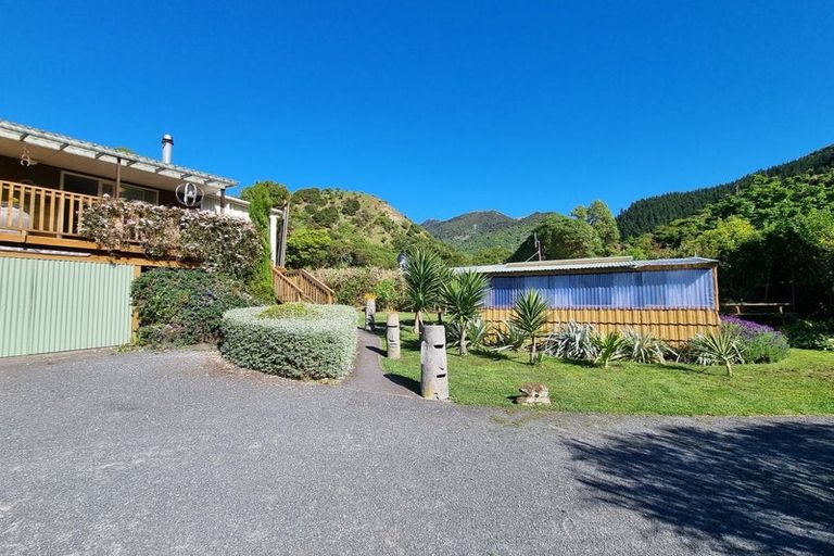 Photo of property in 17 Makura Road, Goose Bay, Kaikoura, 7374