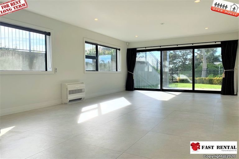 Photo of property in 3 The Rosebowl, Sunnyhills, Auckland, 2010