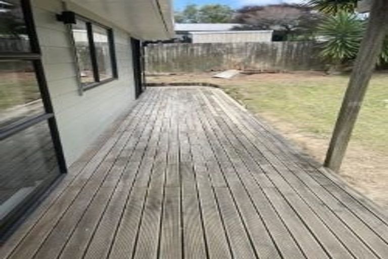 Photo of property in 11b Lucinda Place, Glen Eden, Auckland, 0602