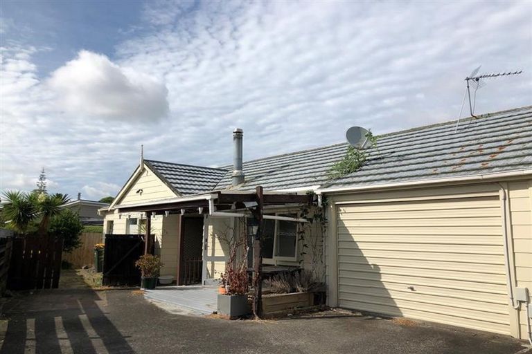 Photo of property in 2/1 Lyren Place, Half Moon Bay, Auckland, 2012