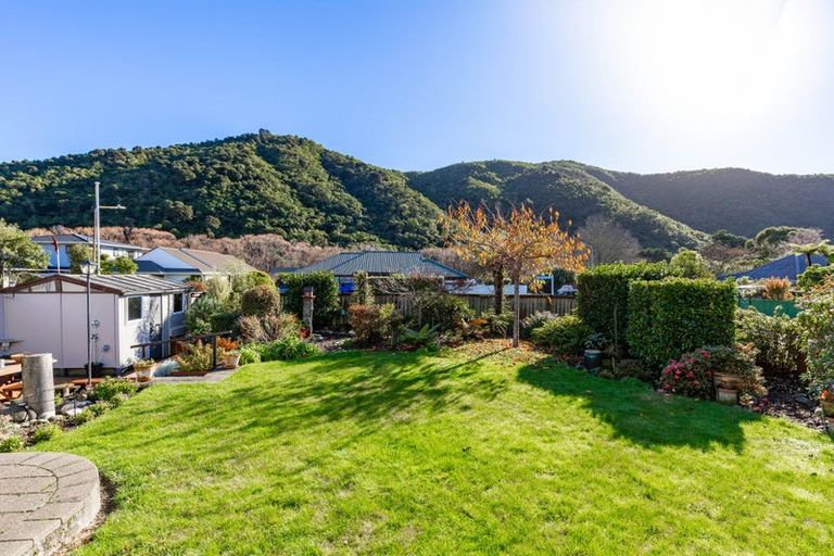 Photo of property in 16 Huia Street, Waikawa, Picton, 7220