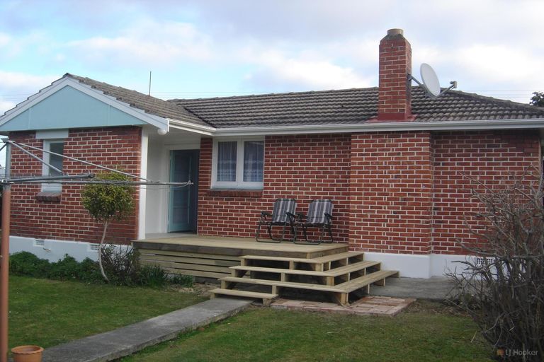 Photo of property in 10 Parsonage Road, Waimate, 7924