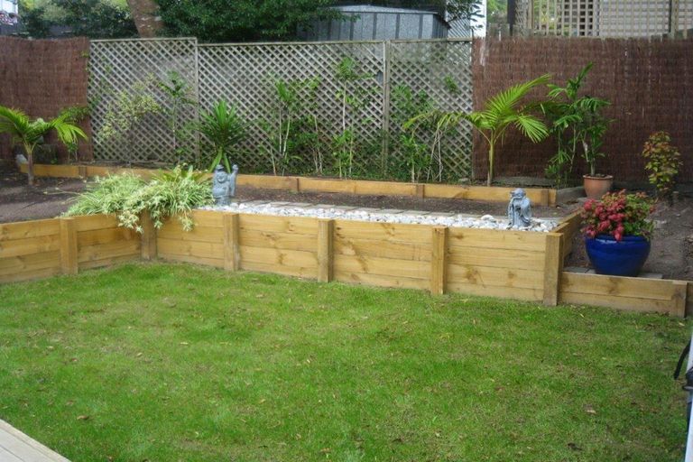 Photo of property in 49 Triangle Road, Massey, Auckland, 0614