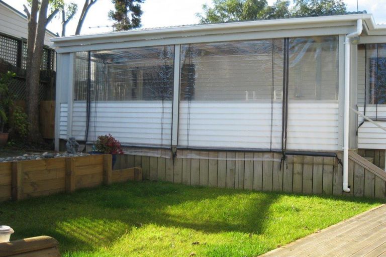 Photo of property in 49 Triangle Road, Massey, Auckland, 0614
