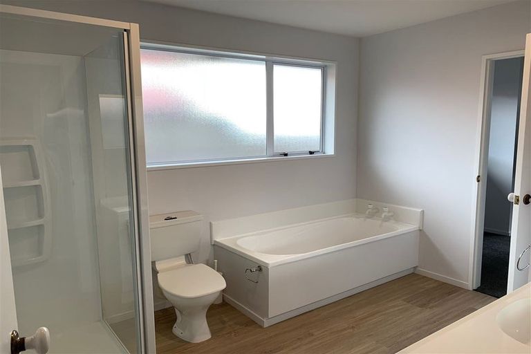 Photo of property in 1/49 Mcfaddens Road, St Albans, Christchurch, 8052