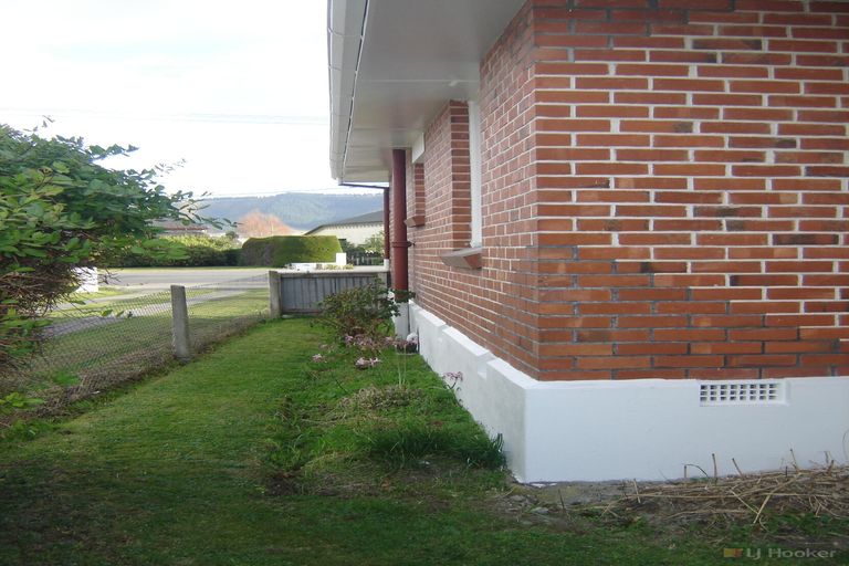 Photo of property in 10 Parsonage Road, Waimate, 7924