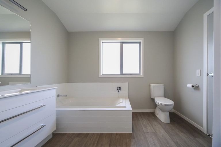 Photo of property in 24 Poplar Grove, Feilding, 4702