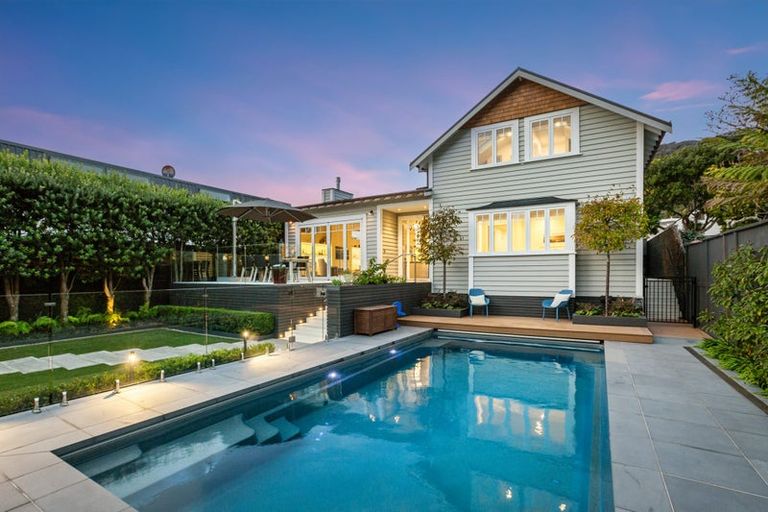 Photo of property in 15 Nikau Street, Eastbourne, Lower Hutt, 5013