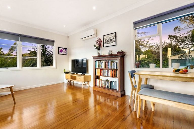 Photo of property in 24b Ribblesdale Road, Henderson, Auckland, 0612