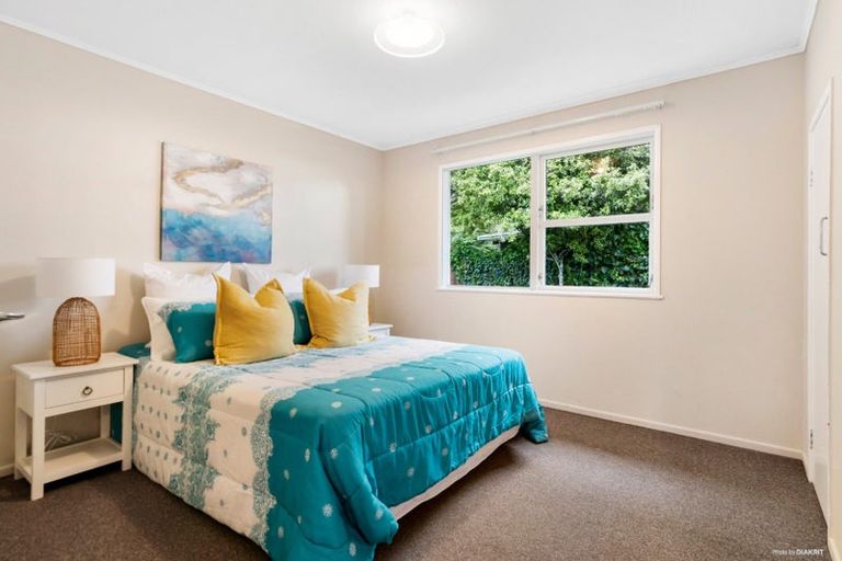 Photo of property in 22 Pendlebury Street, Green Bay, Auckland, 0604