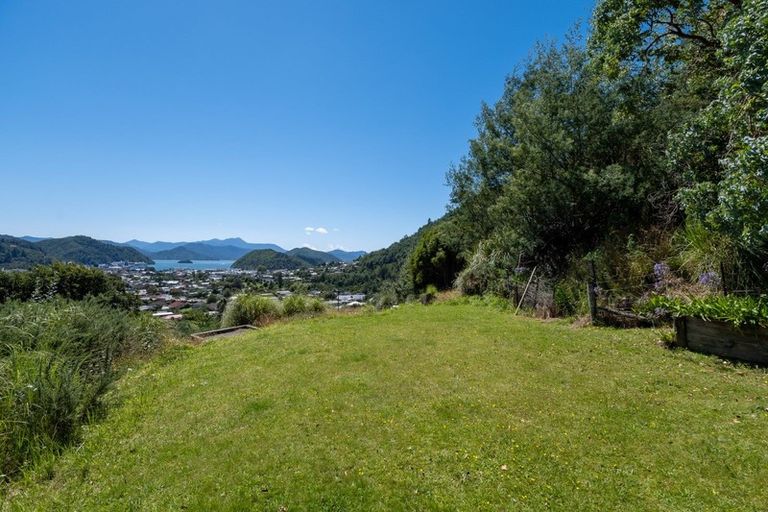 Photo of property in 14 Kakapo Rise, Picton, 7220