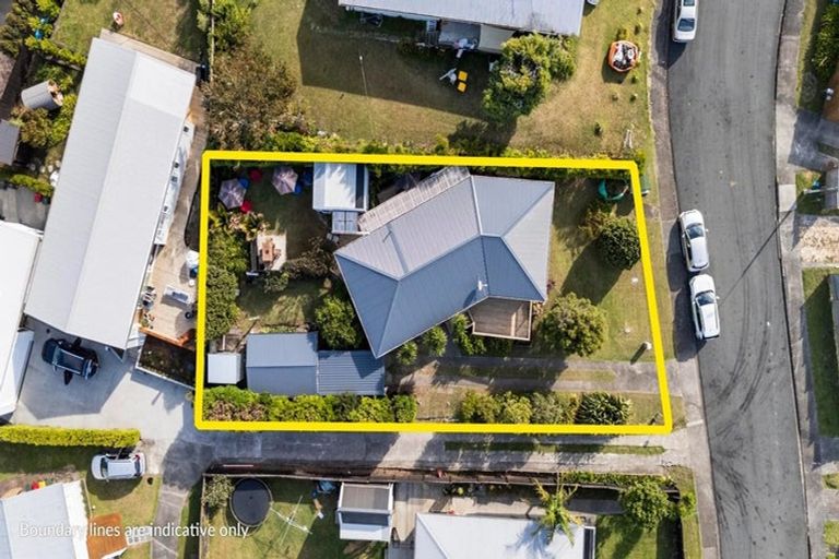 Photo of property in 19 Japonica Drive, Beach Haven, Auckland, 0626