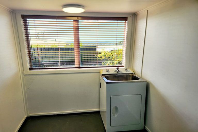 Photo of property in 2/44 Waimumu Road, Massey, Auckland, 0614