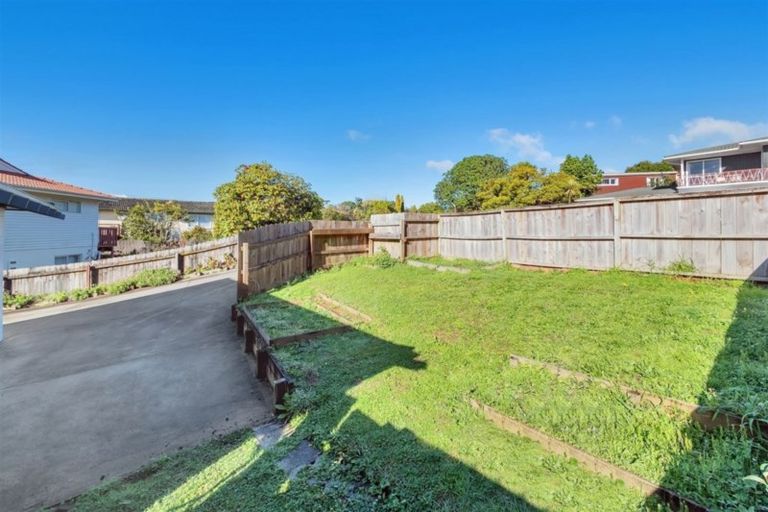 Photo of property in 7 Spence Road, Henderson, Auckland, 0612