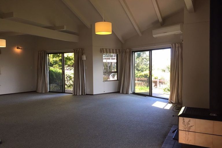 Photo of property in 19 Napier Grove, Waikanae Beach, Waikanae, 5036
