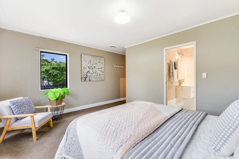 Photo of property in 16 Glendale Drive, Dinsdale, Hamilton, 3204