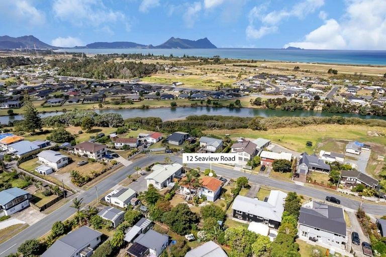 Photo of property in 12 Seaview Road, Ruakaka, 0116