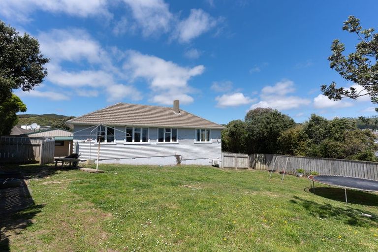 Photo of property in 25 Driver Crescent, Cannons Creek, Porirua, 5024