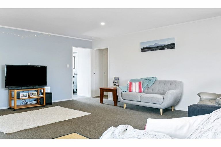 Photo of property in 35 Otupai Street, Two Mile Bay, Taupo, 3330