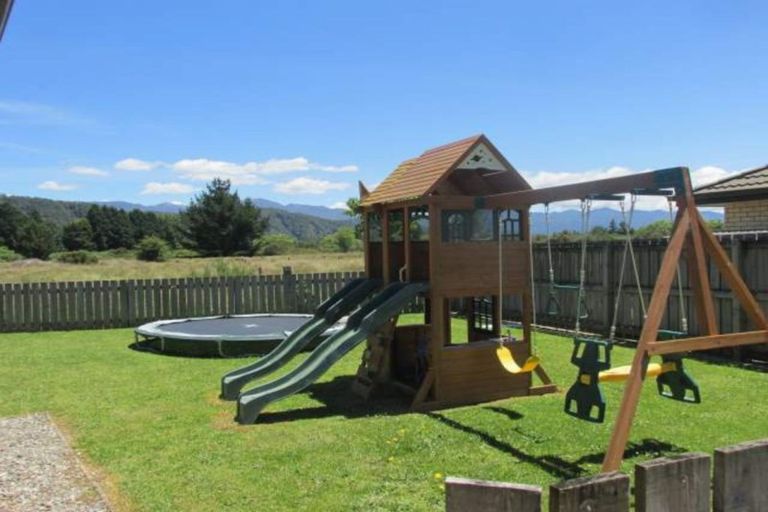 Photo of property in 11 Wicken Place, Reefton, 7830