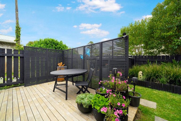 Photo of property in 28b Kirrie Avenue, Te Atatu South, Auckland, 0610