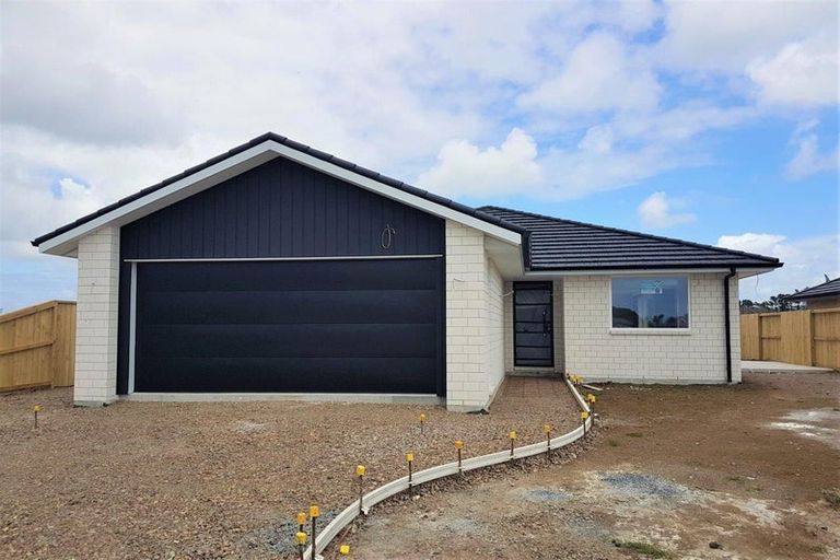 Photo of property in 89 Kaurinui Crescent, One Tree Point, 0118