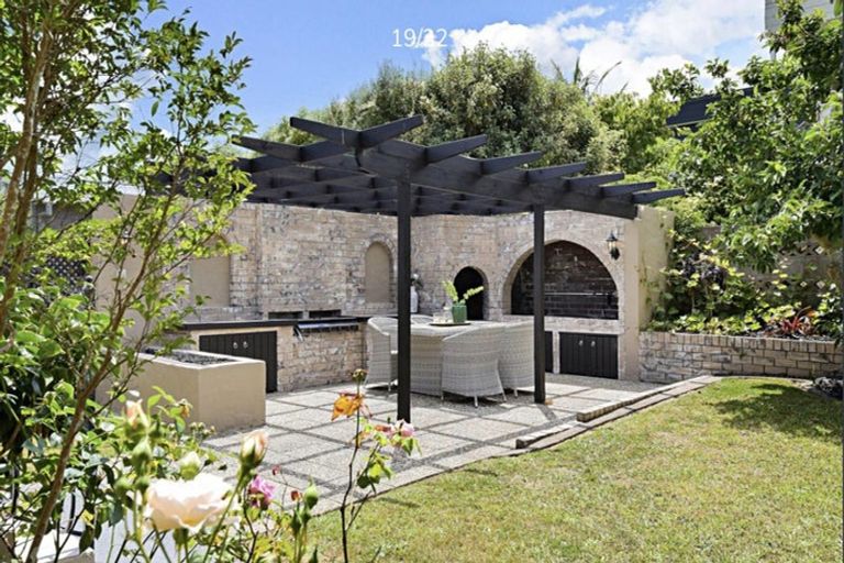 Photo of property in 70 Fisher Parade, Sunnyhills, Auckland, 2010