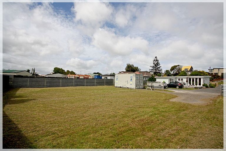 Photo of property in 14a Carthew Terrace, Foxton Beach, Foxton, 4815