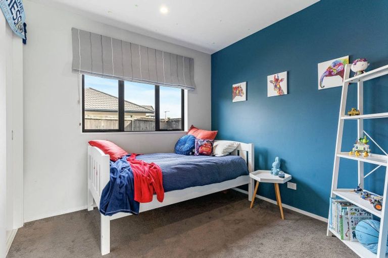 Photo of property in 19 Kahika Grove, Huapai, Kumeu, 0810