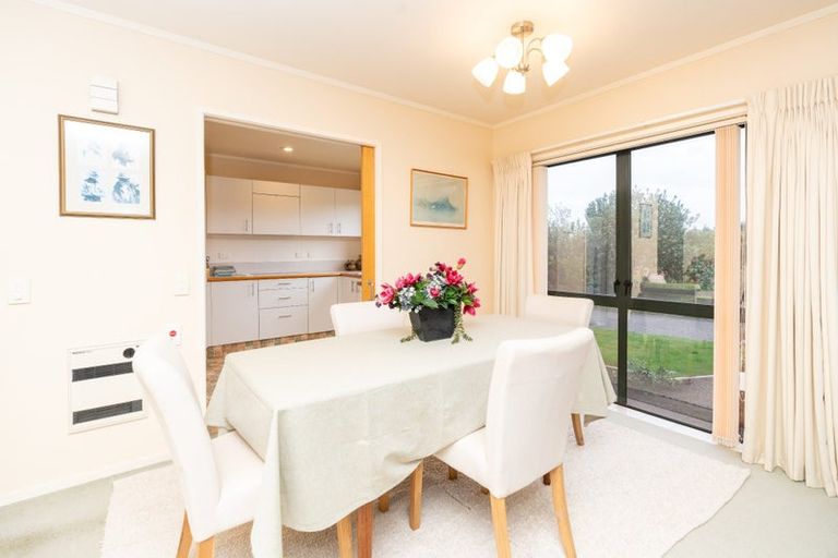 Photo of property in 61 Grosvenor Gardens, Flagstaff, Hamilton, 3210