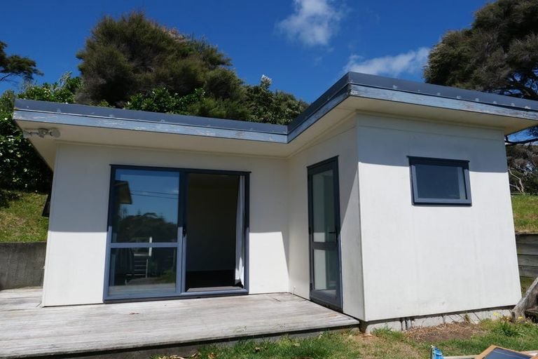 Photo of property in 21 Tiromoana Road, Raumati South, Paraparaumu, 5032