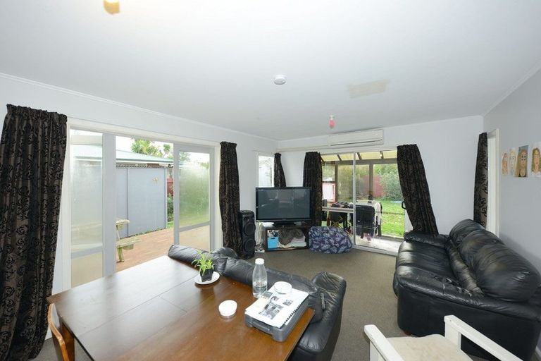 Photo of property in 15 Hanrahan Street, Upper Riccarton, Christchurch, 8041