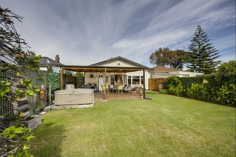 Photo of property in 57 Nelson Crescent, Napier South, Napier, 4110