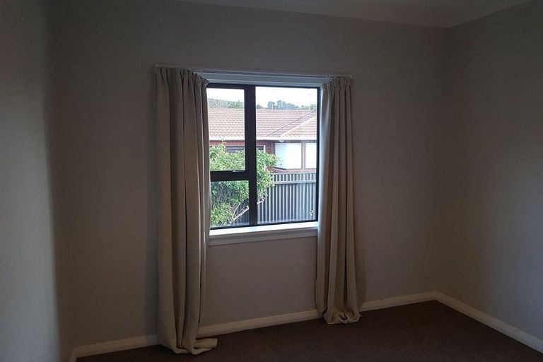 Photo of property in 5 Henry Street, Ebdentown, Upper Hutt, 5018