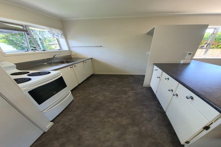 Photo of property in 7 Palm Court Drive, Glen Eden, Auckland, 0602