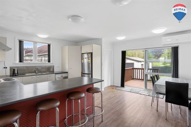 Photo of property in 266 Stokes Valley Road, Stokes Valley, Lower Hutt, 5019