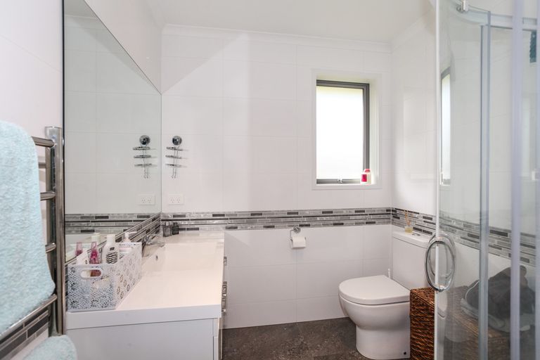 Photo of property in 130 Hillpark Drive, Pokeno, 2402