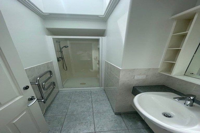 Photo of property in 1/12 Richards Avenue, Forrest Hill, Auckland, 0620