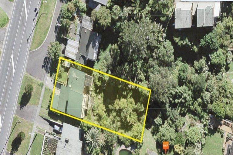 Photo of property in 801 East Coast Road, Northcross, Auckland, 0630