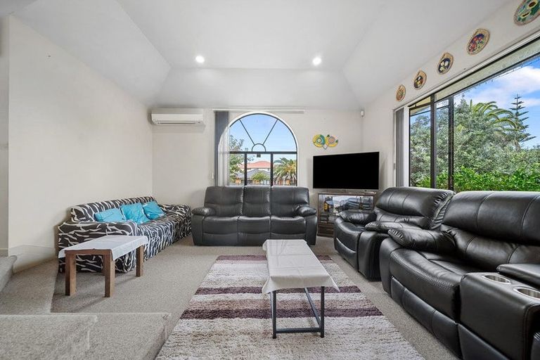 Photo of property in 25 Peninsula Road, Mangere, Auckland, 2022