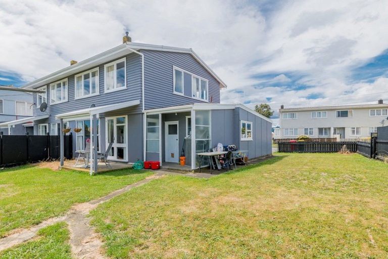 Photo of property in 16 Mahoe Street, Levin, 5510