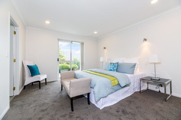 Photo of property in 595 Great South Road, Rosehill, Papakura, 2113