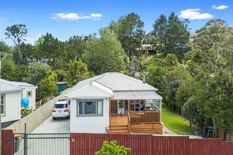 Photo of property in 6 Woodside Road, Massey, Auckland, 0614